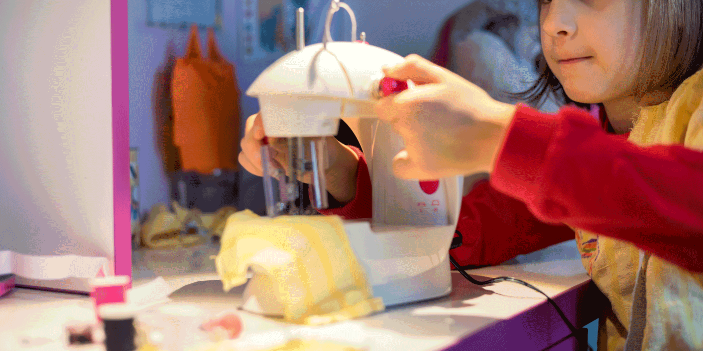 how to thread a mini sewing machine
