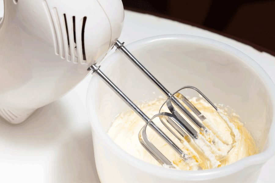 electric hand mixer