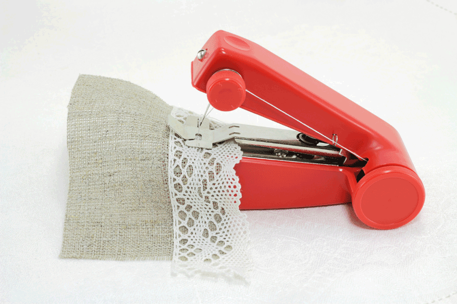 how to use mini hand sewing machine