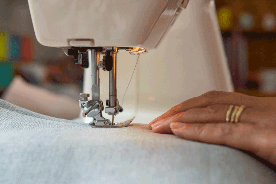 straight stitching machine