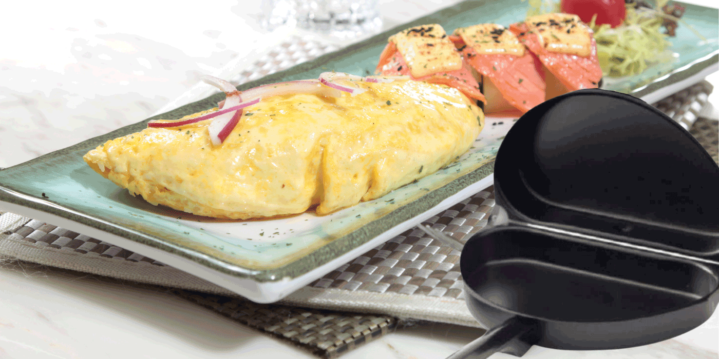 folding omelette pan