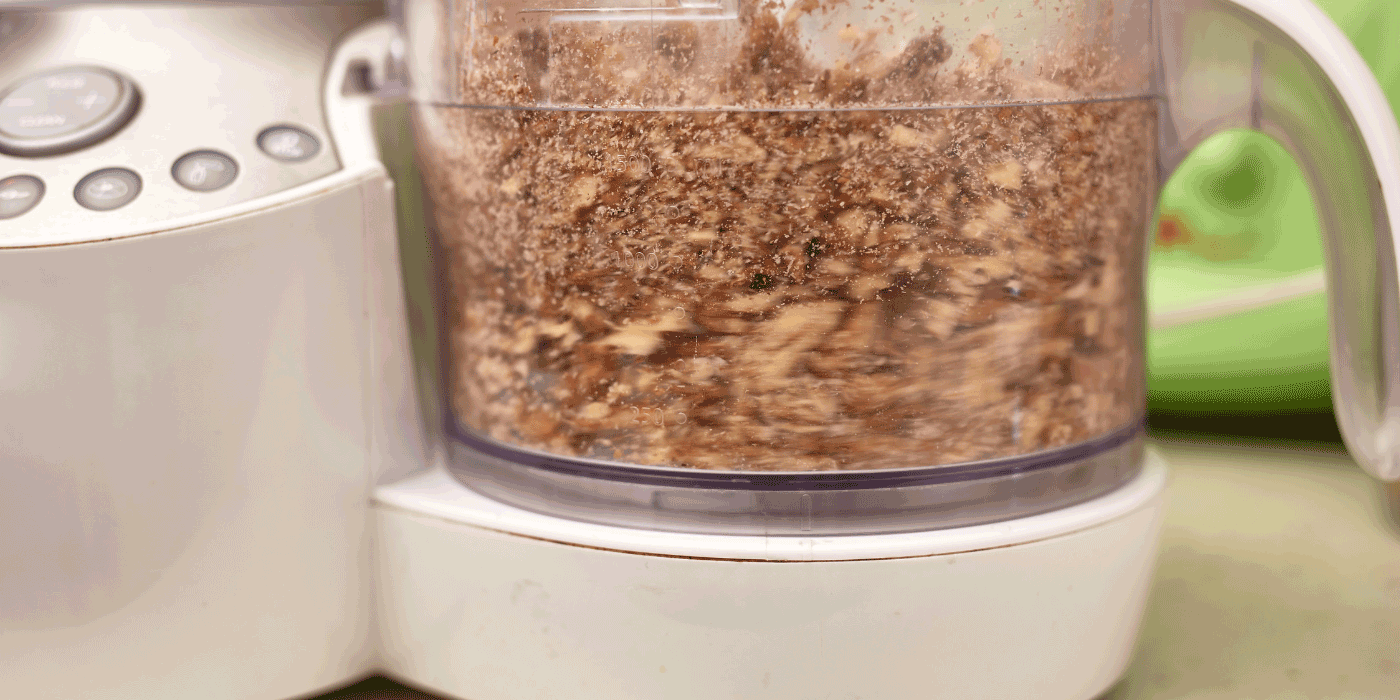 how do i use my hamilton beach food processor shredding disc