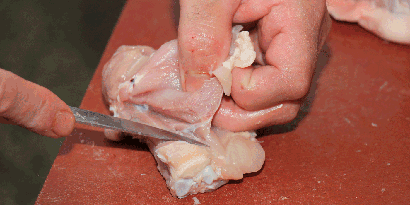 how do you cut chicken with fork and knife