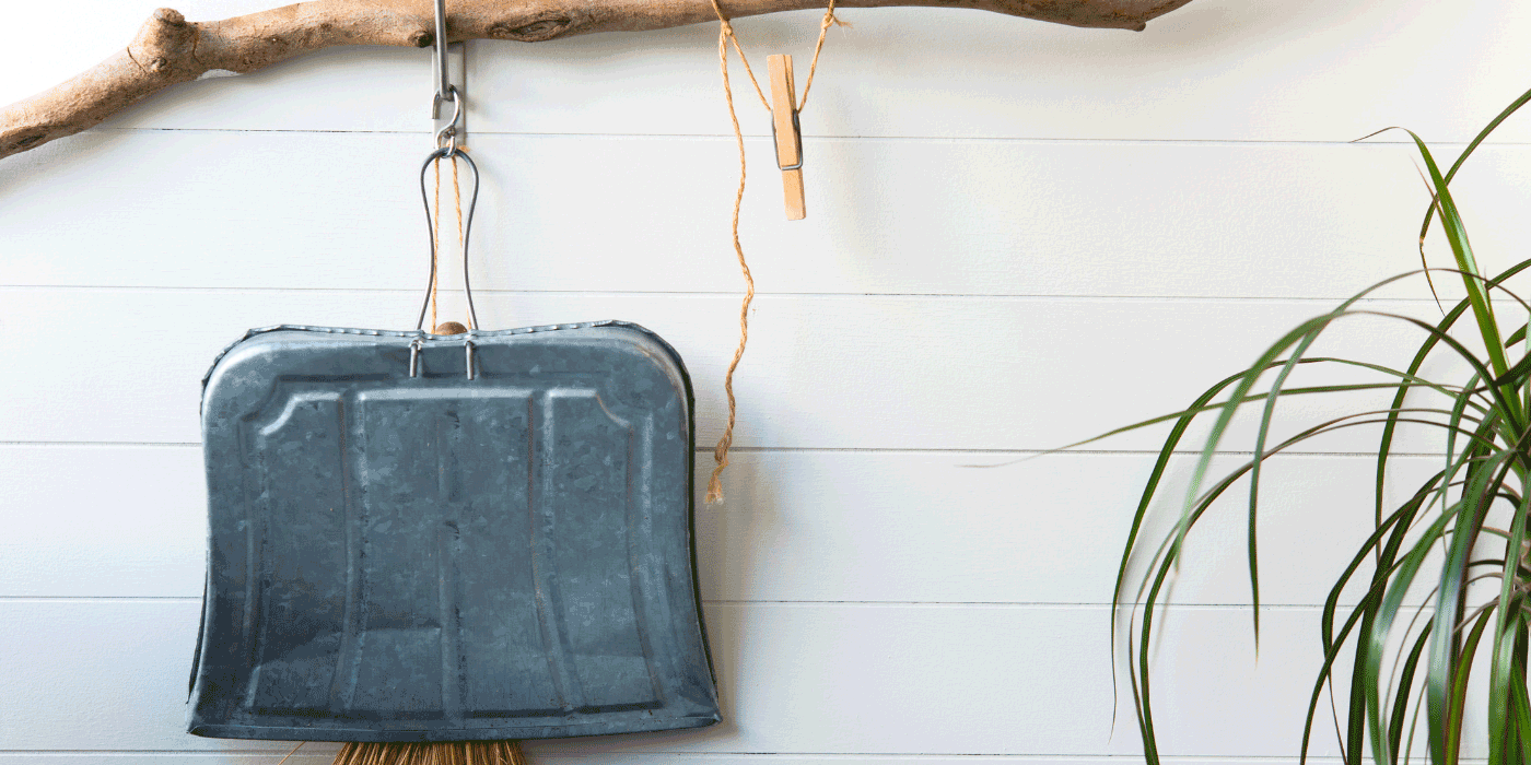 how to hang a dustpan