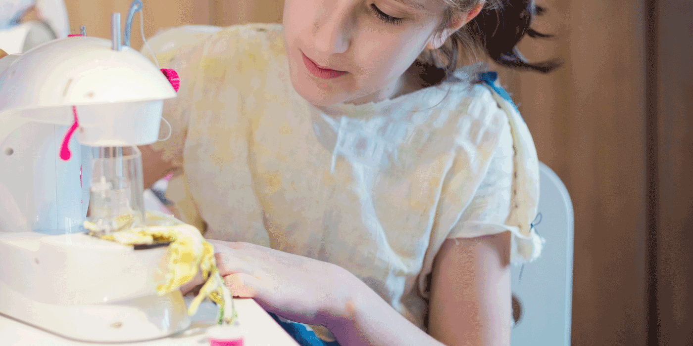 can you use a mini sewing machine to make clothes