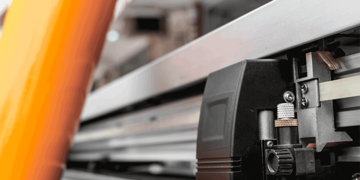 how do you sharpen vinyl cutter blades