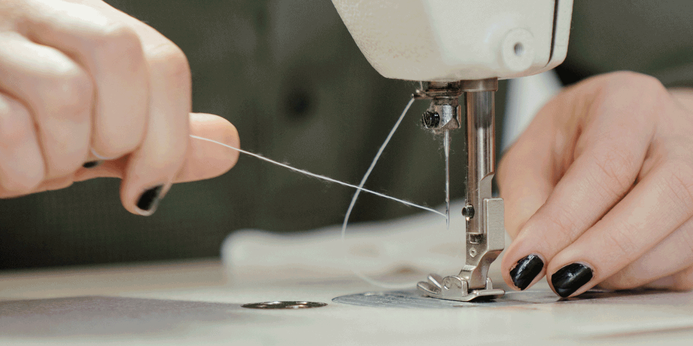 how do you thread a beginner sewing machine