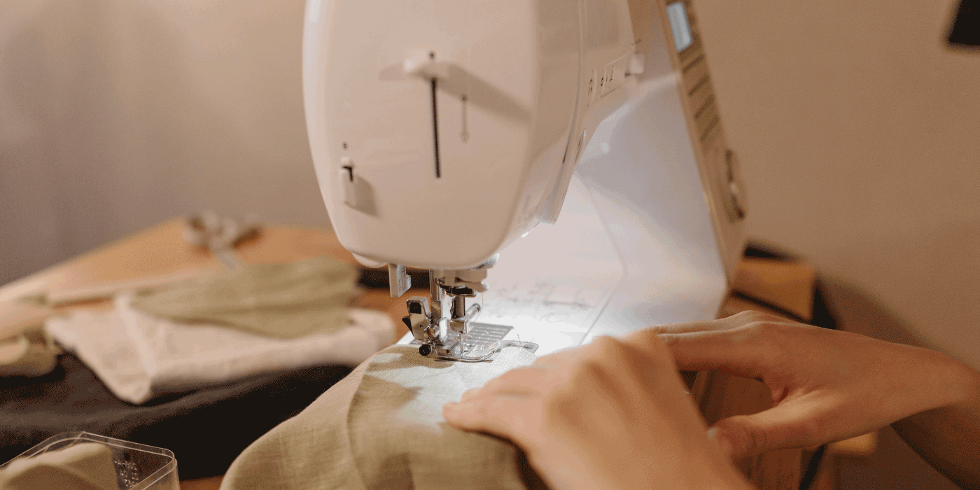 how do you turn off the light on a sewing machine