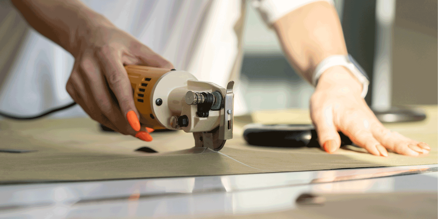 how do you use a fabric cutter machine