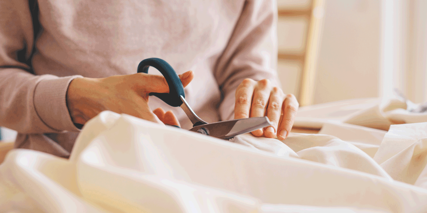 how to open pinking shears