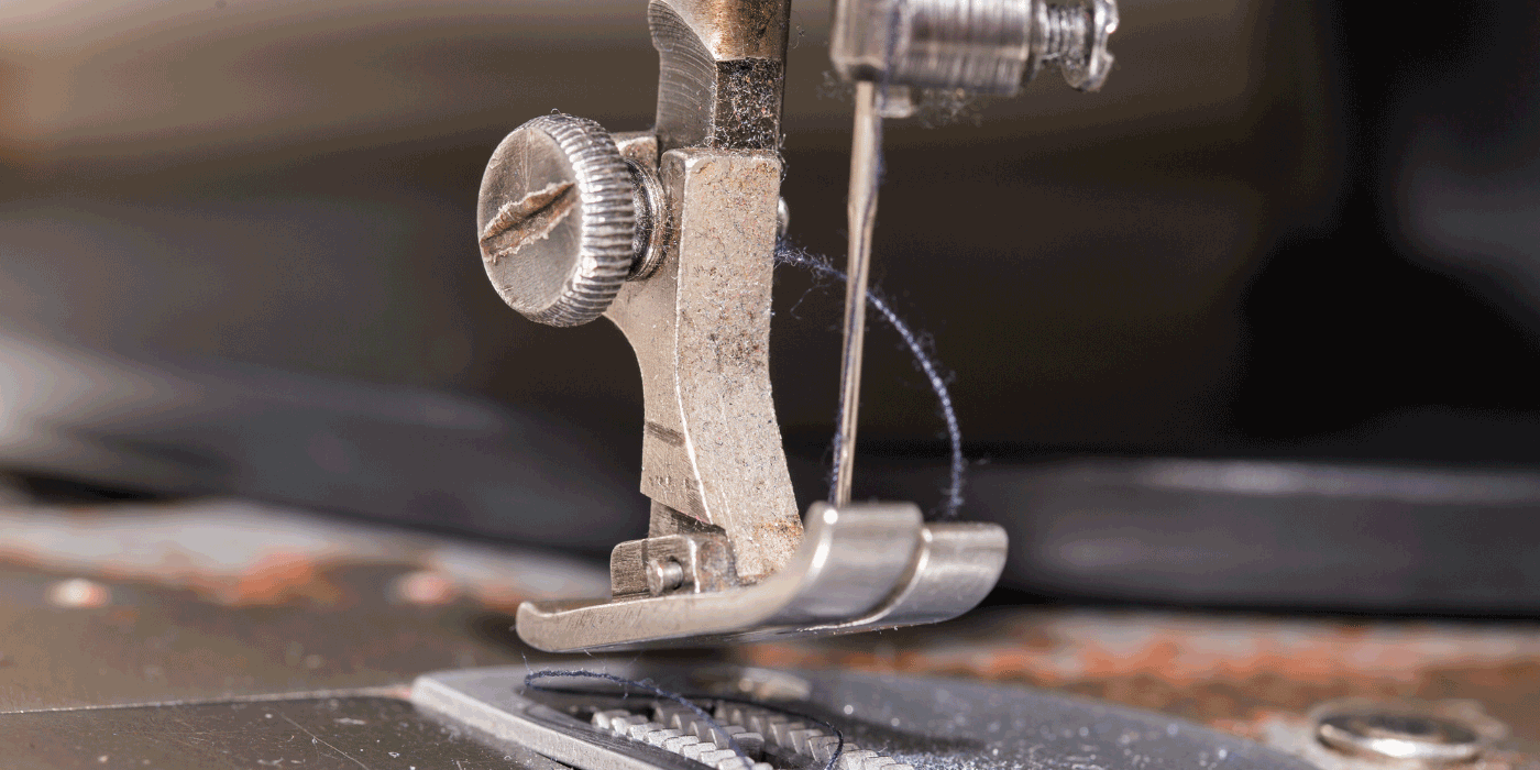 how to replace a sewing machine needle