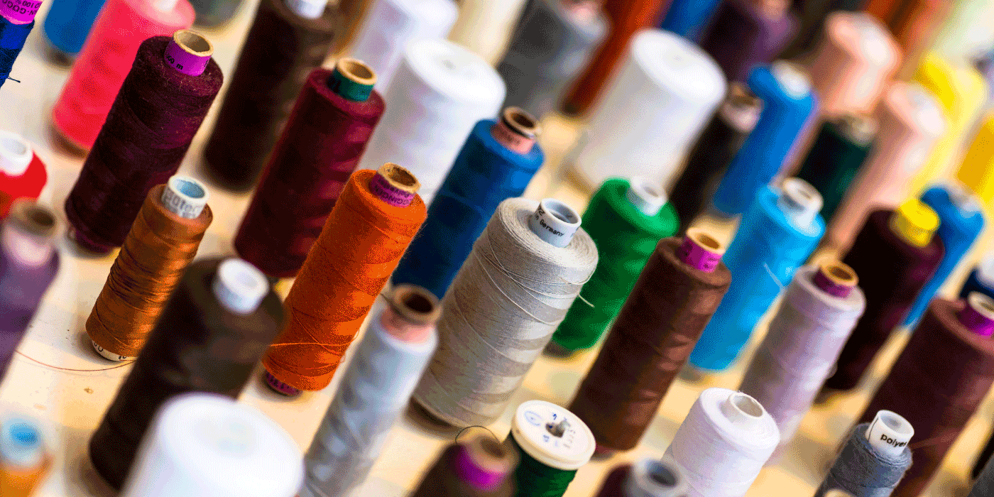 how to use an embroidery thread rack