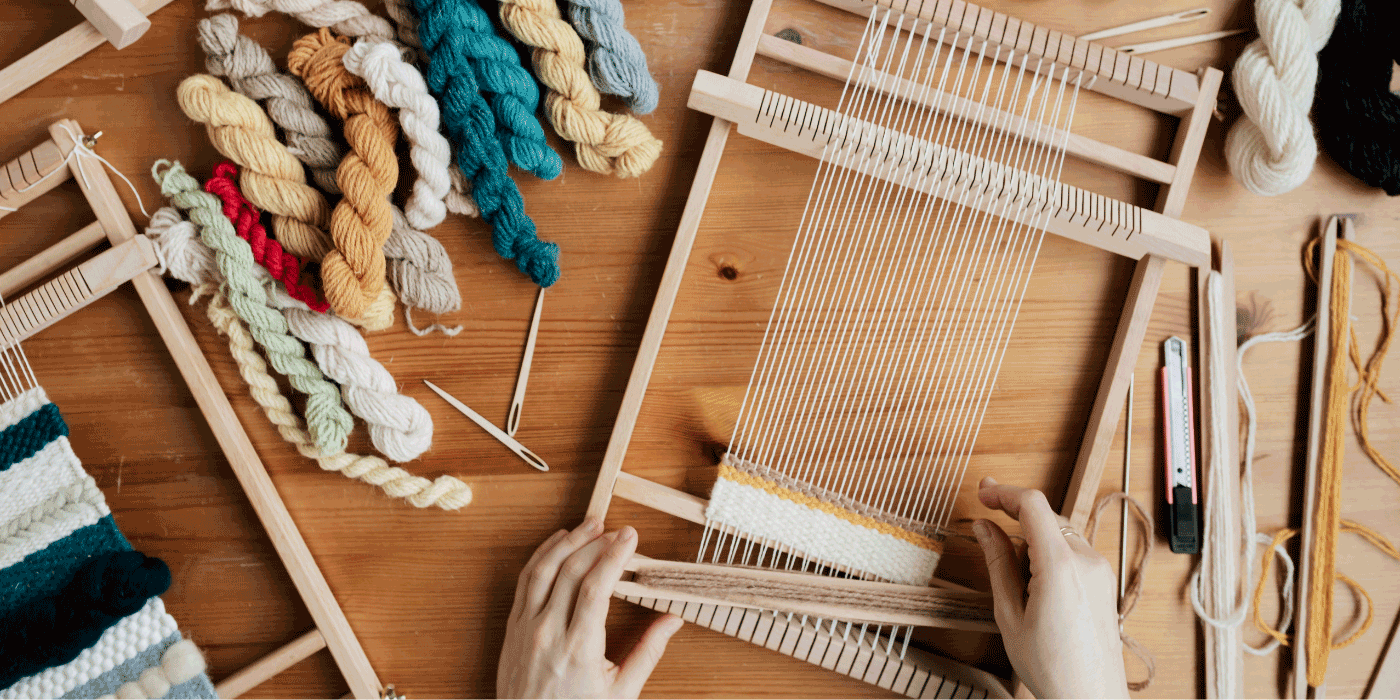 how to use knitting looms