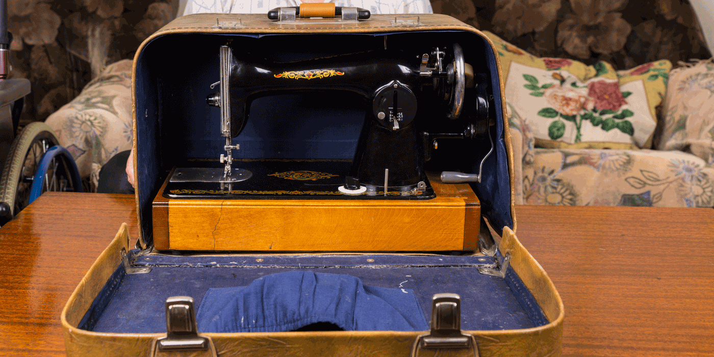 sewing machine carrying case with wheels
