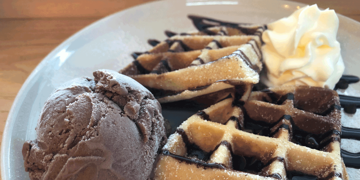 banana split waffles