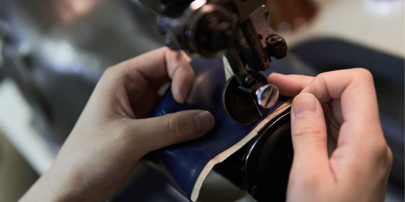 how do you sew a leather sewing machine at home
