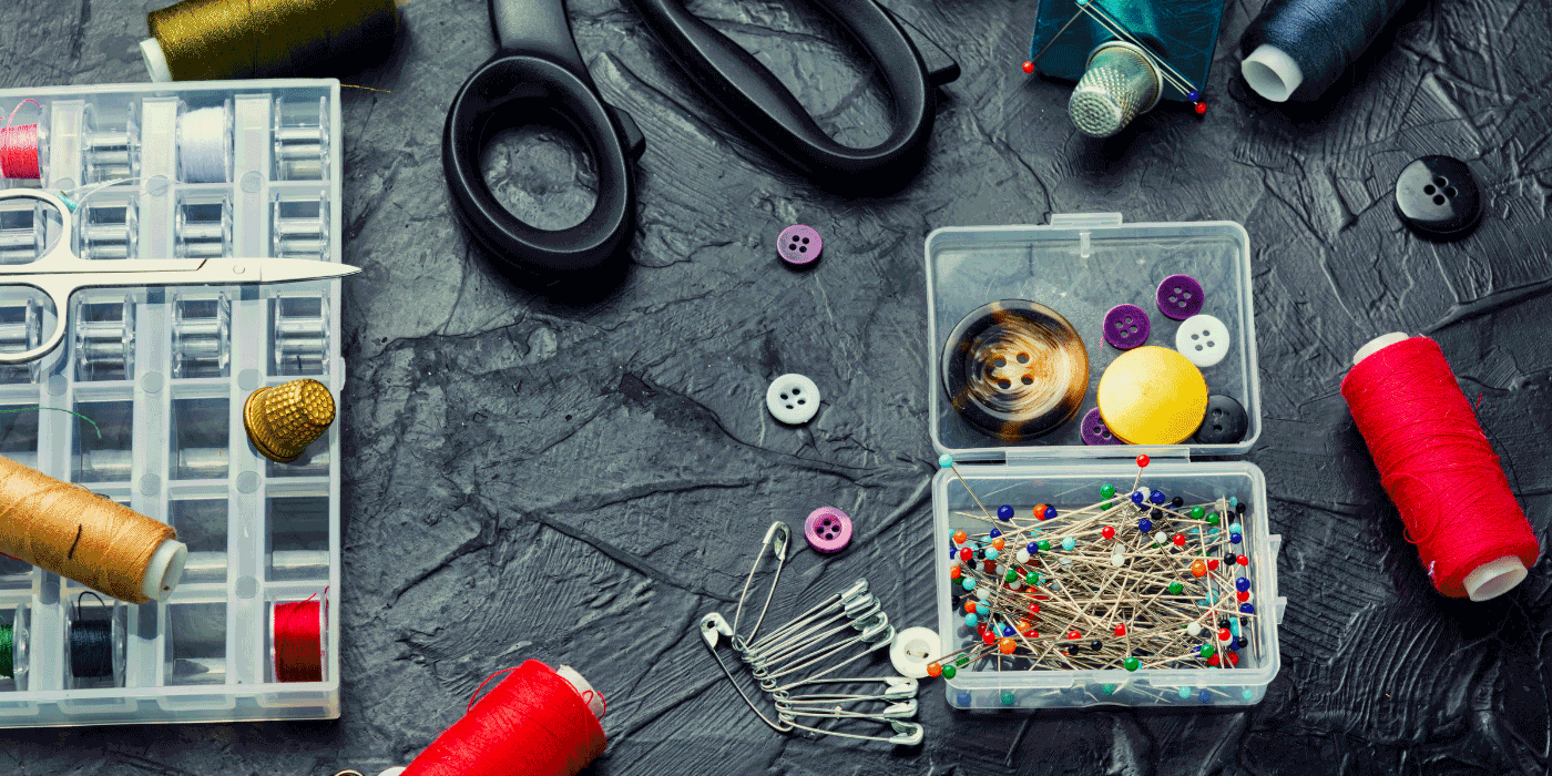 what is inside of a sewing kit